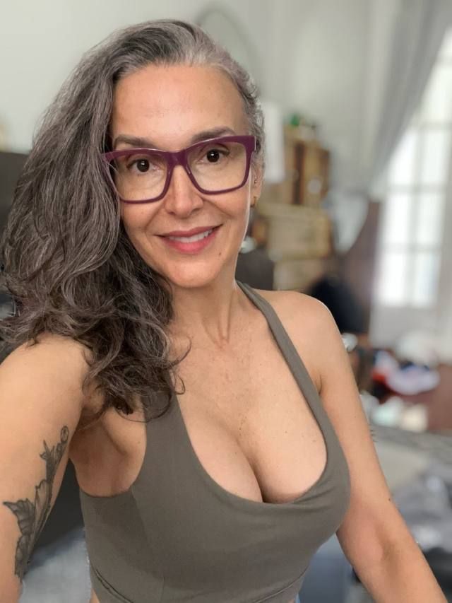 I’M VERY MUCH AVAILABLE TONIGHT FOR HOOKUP. I DO MEETUPS , MASSAGES , SELL KINDS OF DRUGS, PILLS AND WEED!!! - Image 2